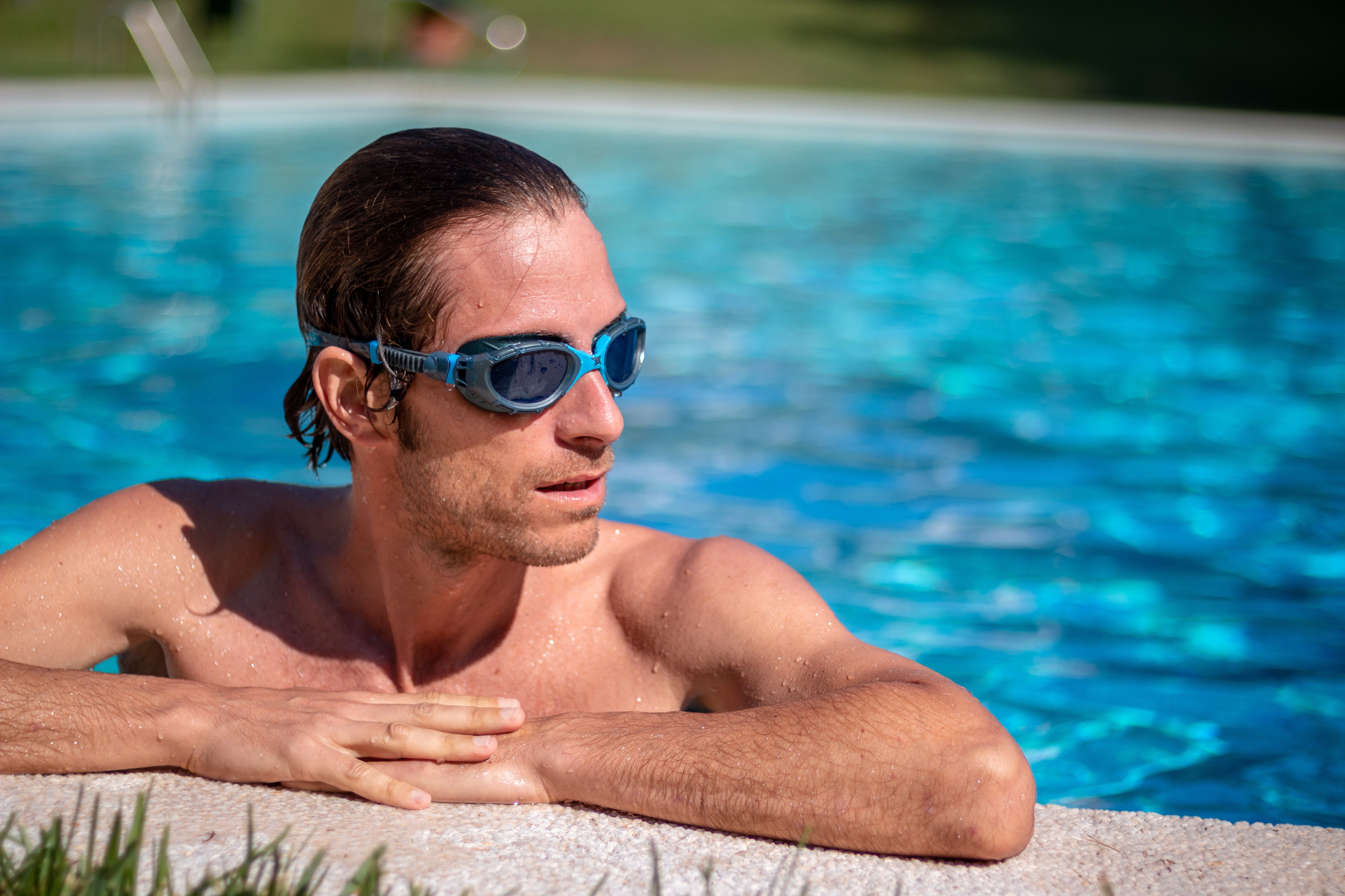 Óculos de Natação Zoggs Predator Flex Lente Fumê - Preto e Azul