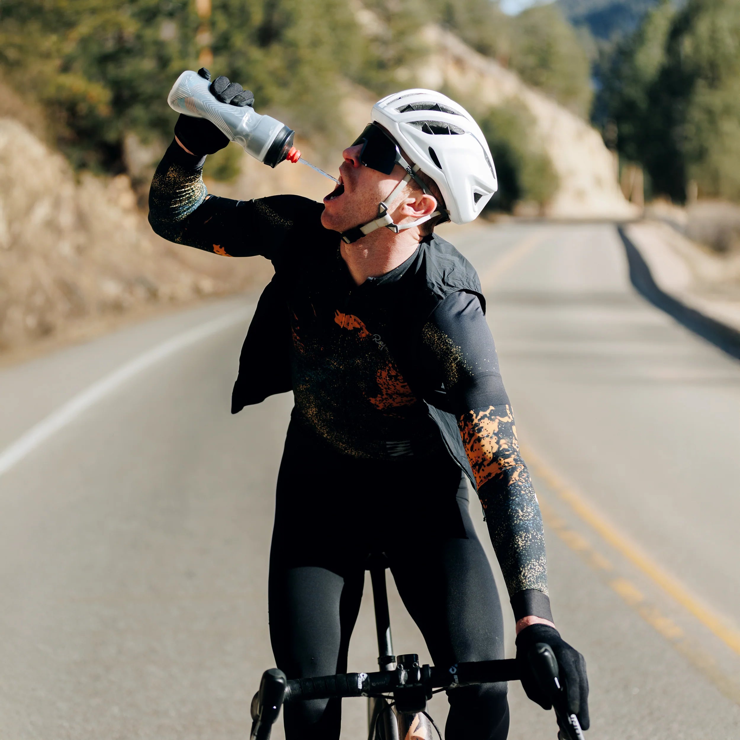 Hydrapak Polar™ Surge 700mL - Ascent Black