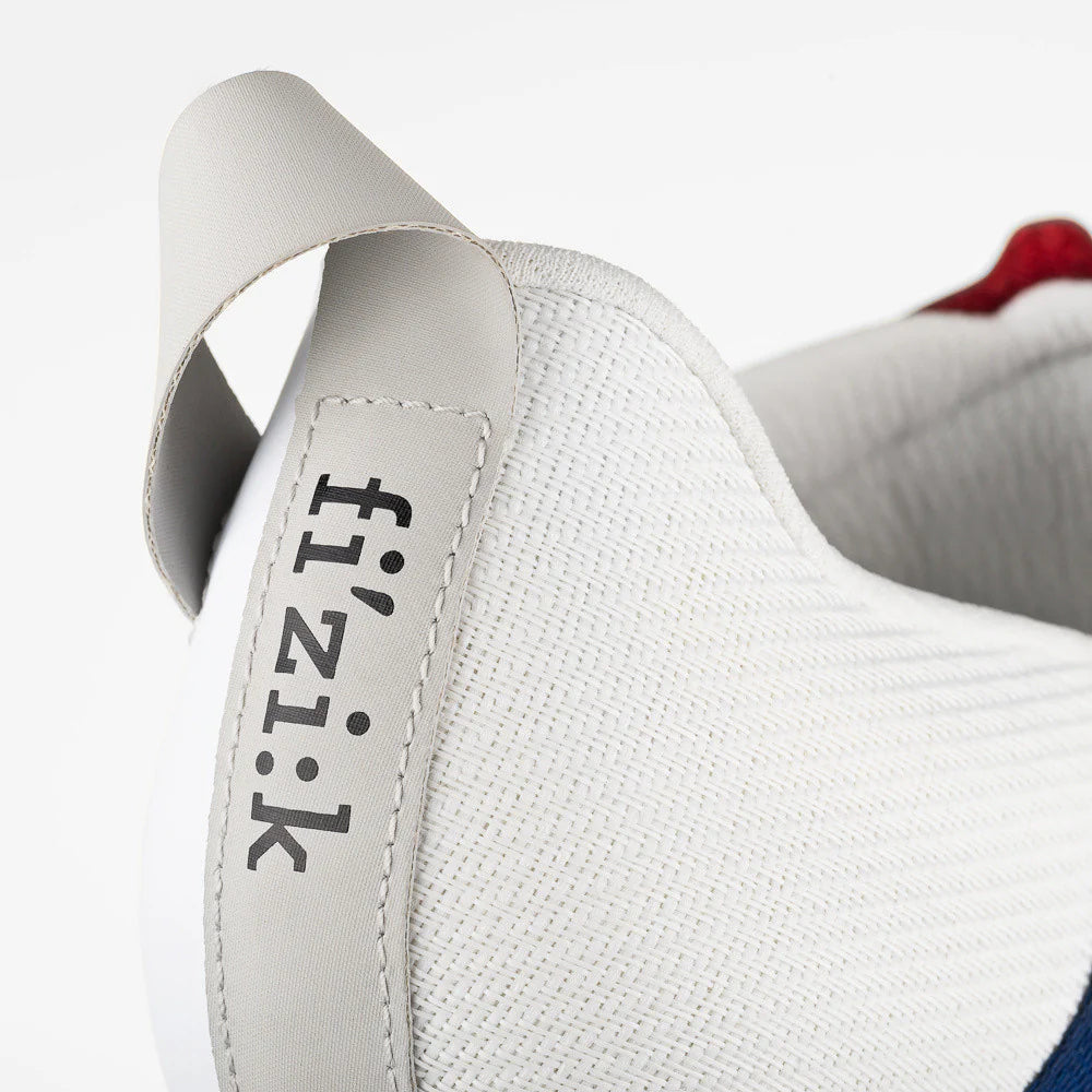 Sapatilha Fizik Hydra Aerowave Carbono - branca, vermelha e azul