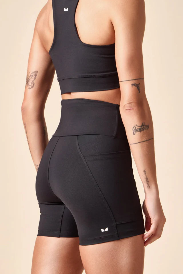 Bermuda de compressão curtinha Vimm preta