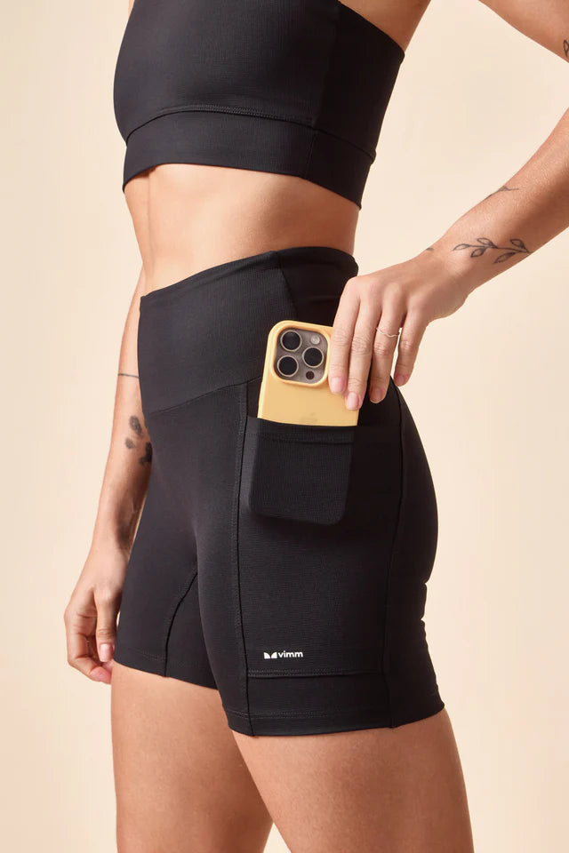 Bermuda de compressão curtinha Vimm preta