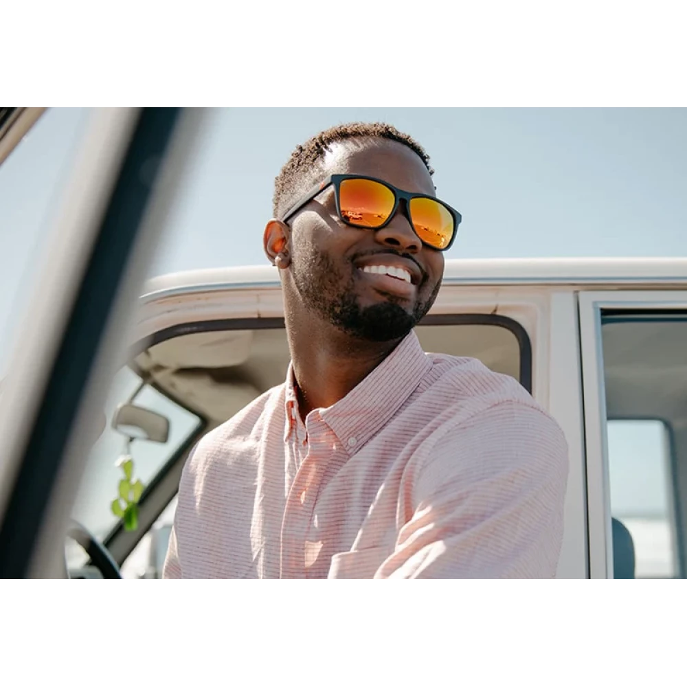 Óculos de Sol Knockaround Fast Lanes - Matte Black / Red Sunset