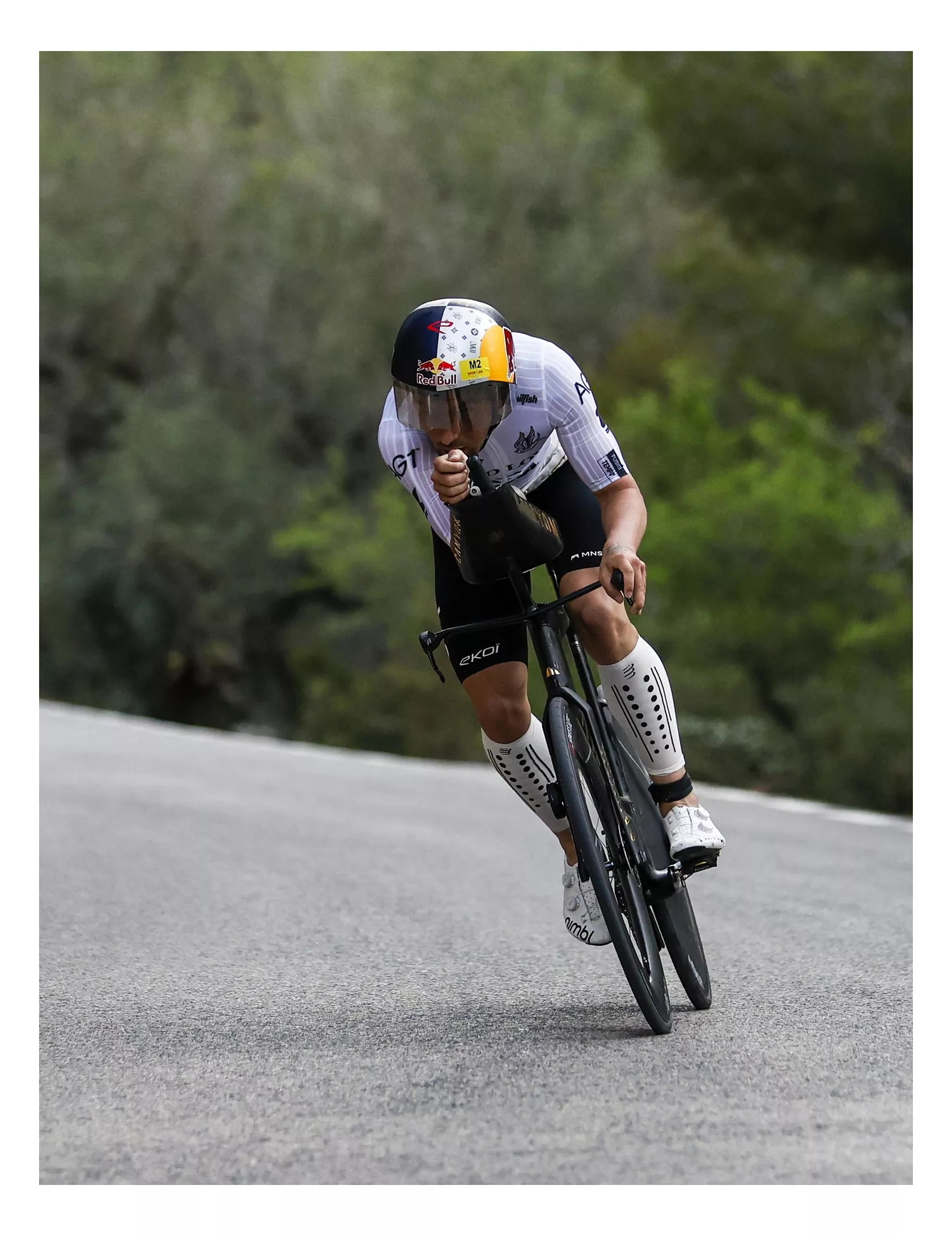 Canelito De Compressão Compressport R2 Aero 2.0 - branco com preto