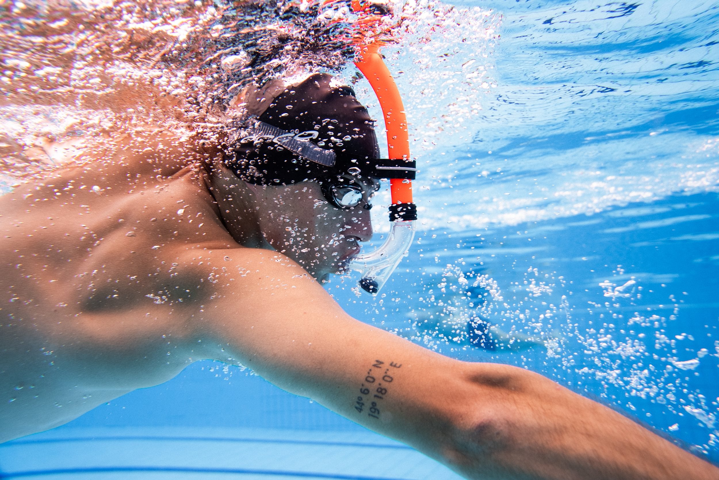 Snorkel frontal para natação Orca - laranja