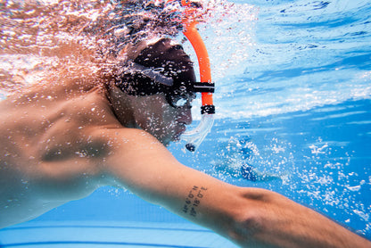 Snorkel frontal para natação Orca - laranja