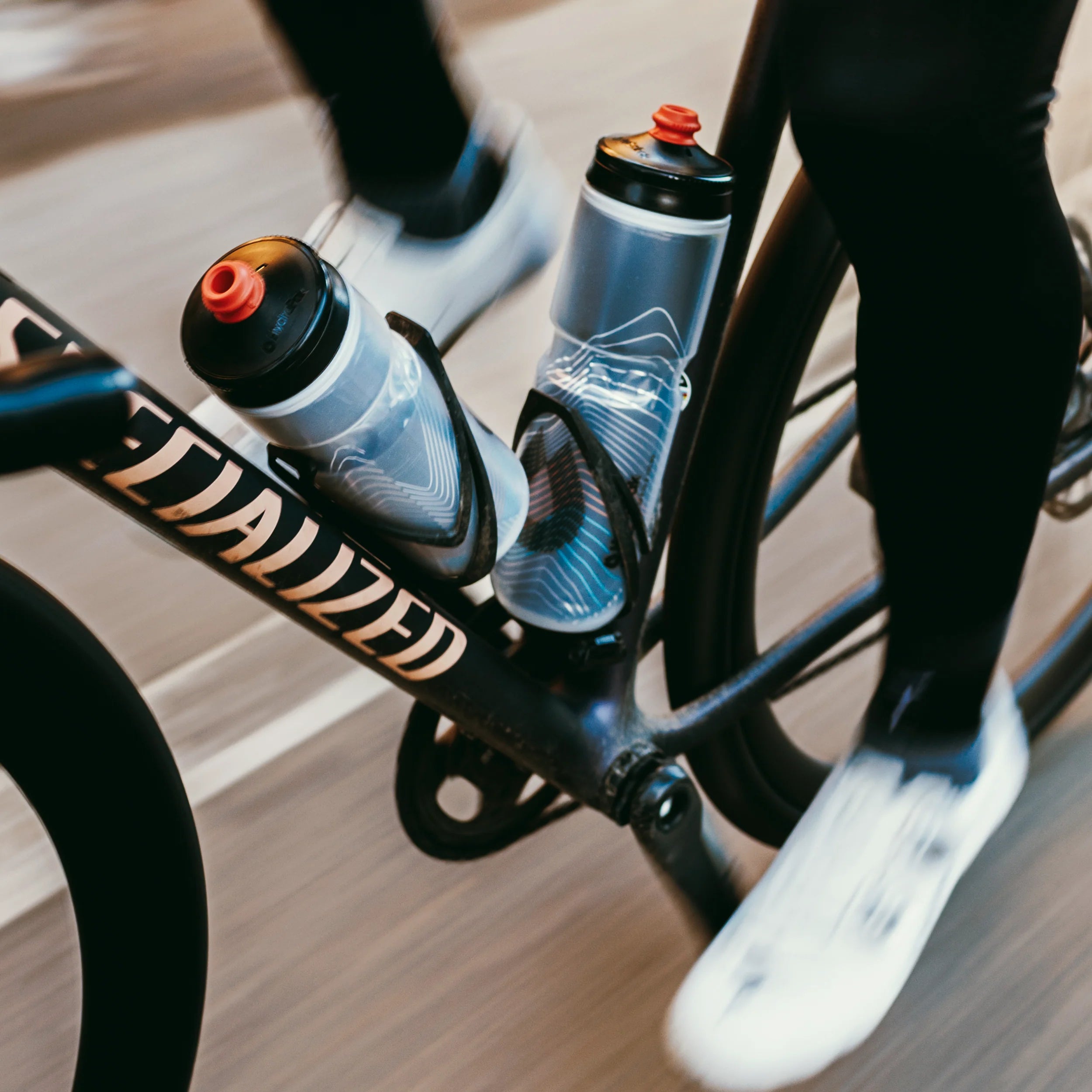 Hydrapak Polar™ Surge 600mL - Ascent Black